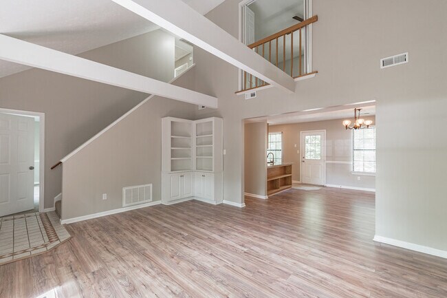 Building Photo - 3340 Lancaster Ln