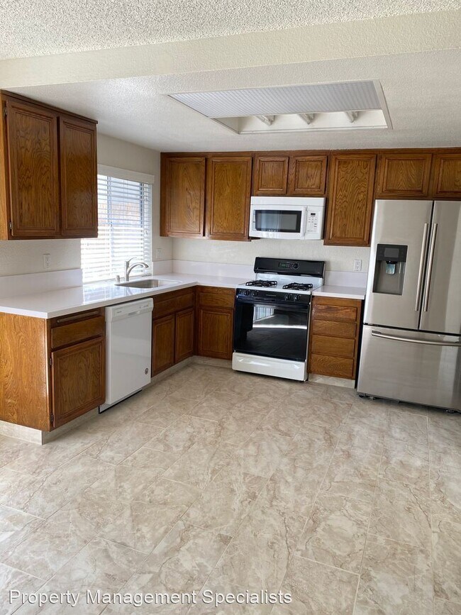 Building Photo - 3 br, 2.5 bath House - 258 Green Moor Place