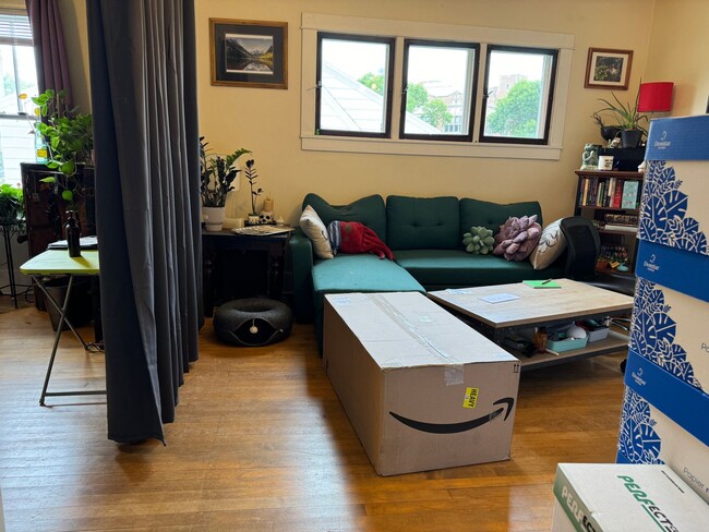 Building Photo - 2318-2320 E Washington Ave.