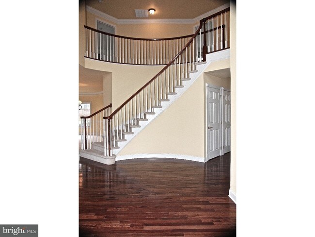 Building Photo - 265 Rivercrest Dr