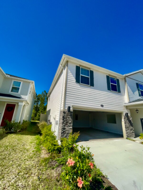 Foto del edificio - 11655 Golden Lake Ln