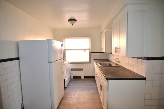 Building Photo - 1623 Section Rd