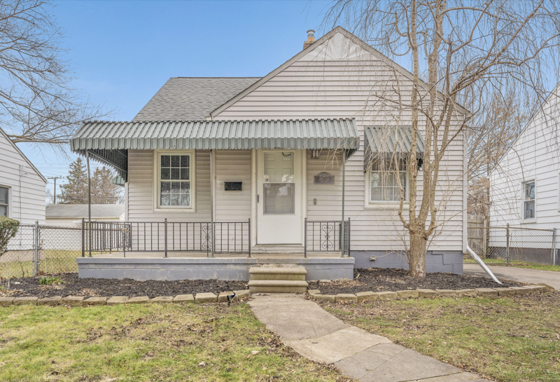 Foto principal - 18713 Kenosha St