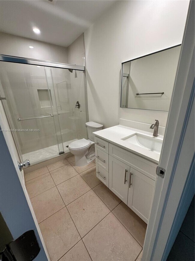 Foto del edificio - 4650 SW 65th Ave