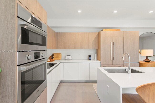 Foto del edificio - 455 NE 39th St