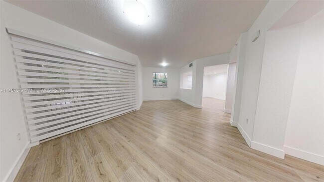 Foto del edificio - 10870 NW 88th Terrace