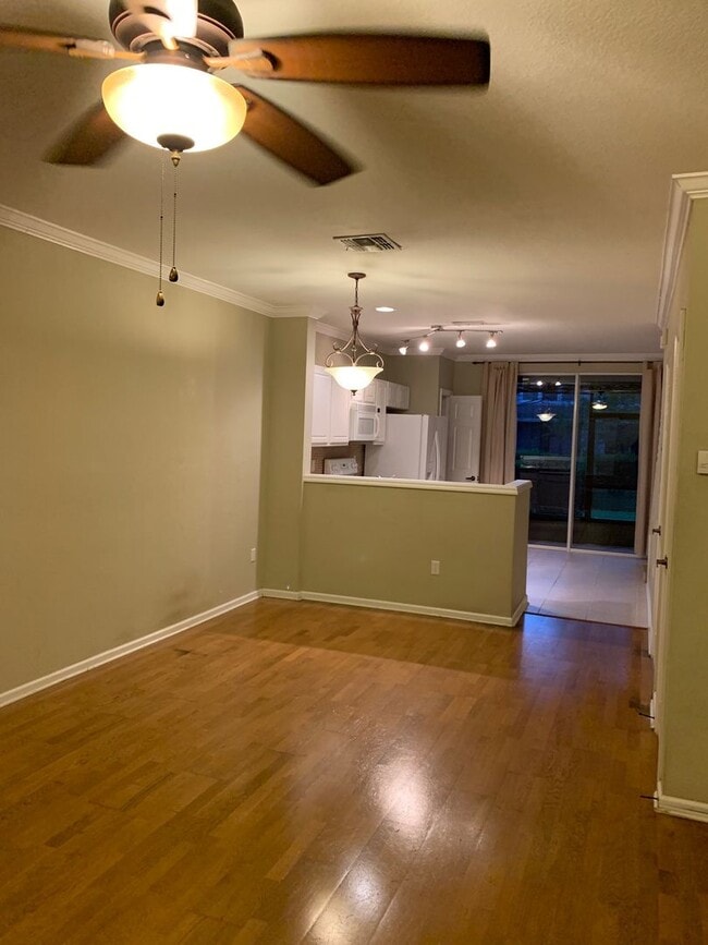 Building Photo - Luxury Townhome for Rent in Gated Dunwoody...