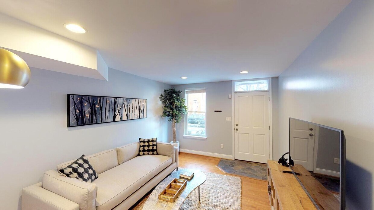 Primary Photo - Room in 4 Bedroom Home at 24 S Washington St