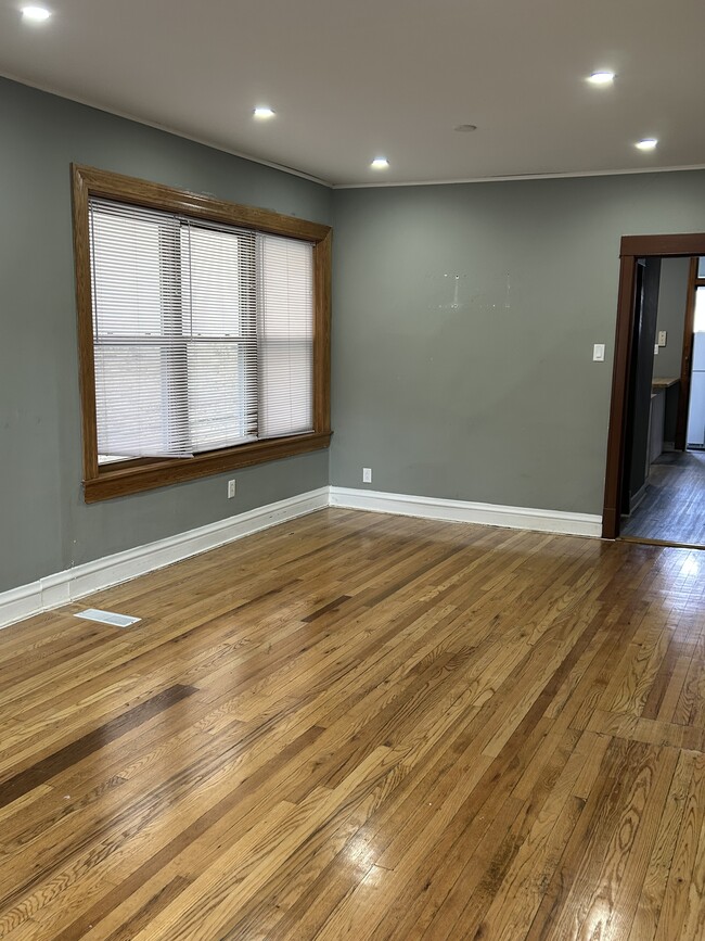 Foto del edificio - 2516 W Hutchinson St
