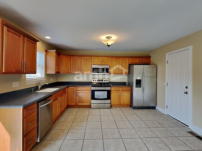 Building Photo - 2210 Scheper Ct