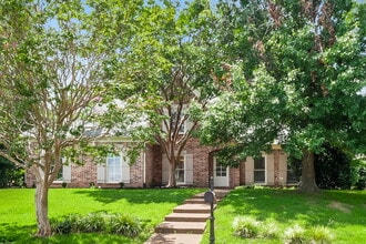 Building Photo - 8895 Linell Cove