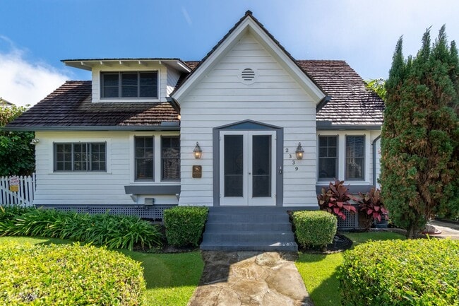 Building Photo - Beautiful Historic Partially-Furnished Hom...