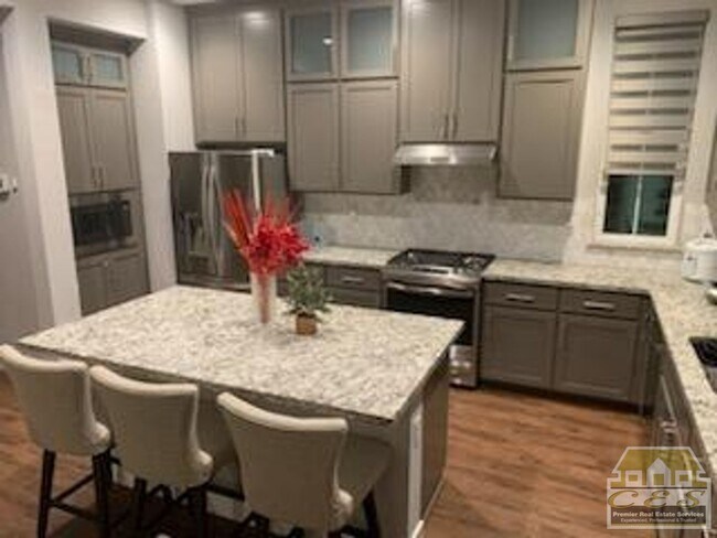 Foto del edificio - 37443 Bay Crest Rd