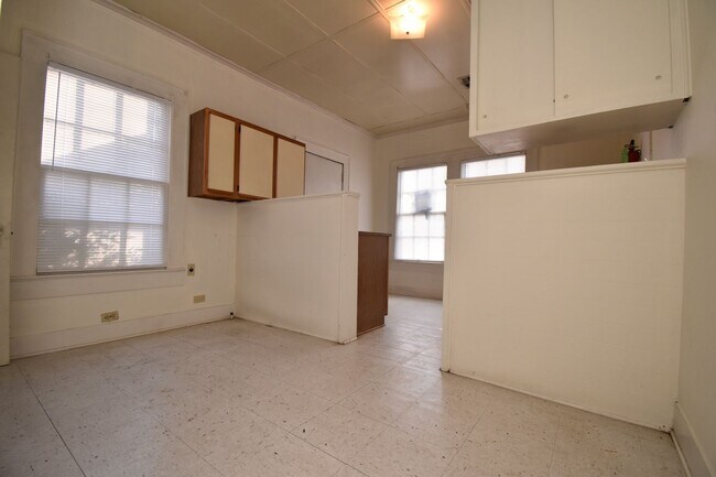 Foto del edificio - One Bedroom House Close to LA Tech & Downt...