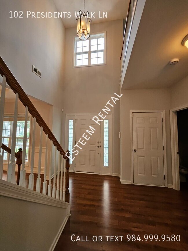 Foto del edificio - 102 Presidents Walk Ln