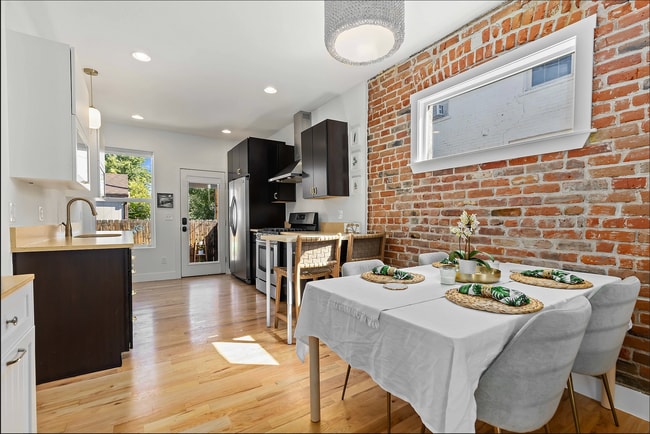 cocina - 1217 E 26th Ave