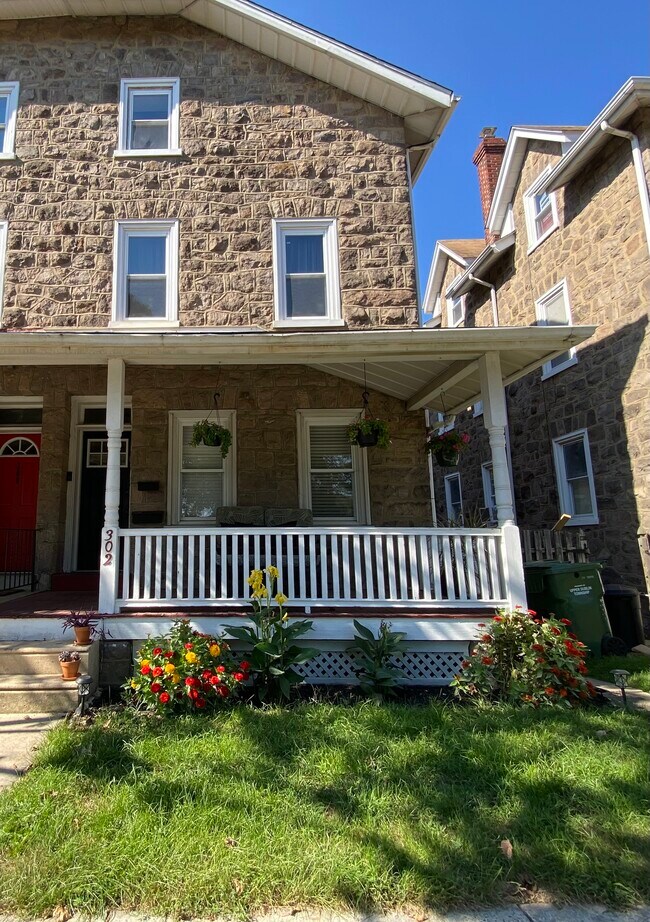 Frente de la casa - 302 Randolph Ave