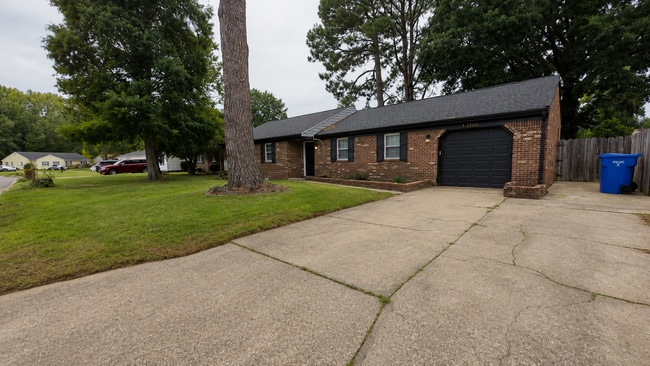 Photo - 2940 Sir Meliot Dr (Chesapeake, VA) House