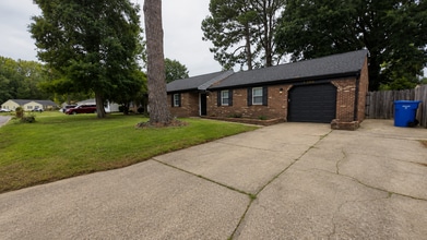 Building Photo - 2940 Sir Meliot Dr