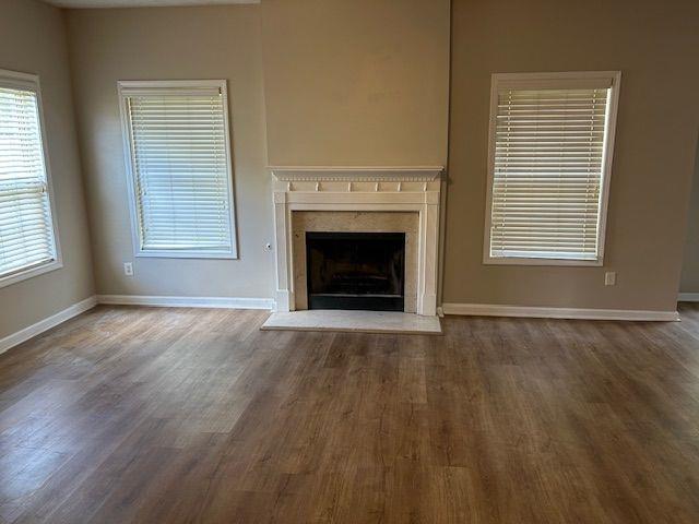 Foto del edificio - 2205 Baker Carter Dr