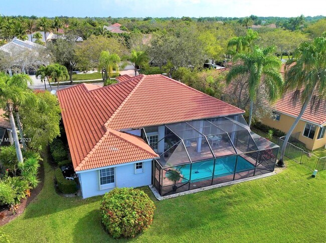 Building Photo - 2883 Oakbrook Dr