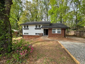 Building Photo - 3523 Lawndale Dr