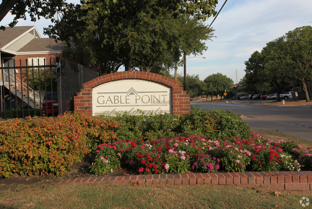 Primary Photo - Gable Point