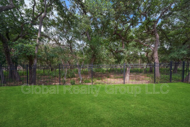 Foto del edificio - 4508 Brush Creek Dr