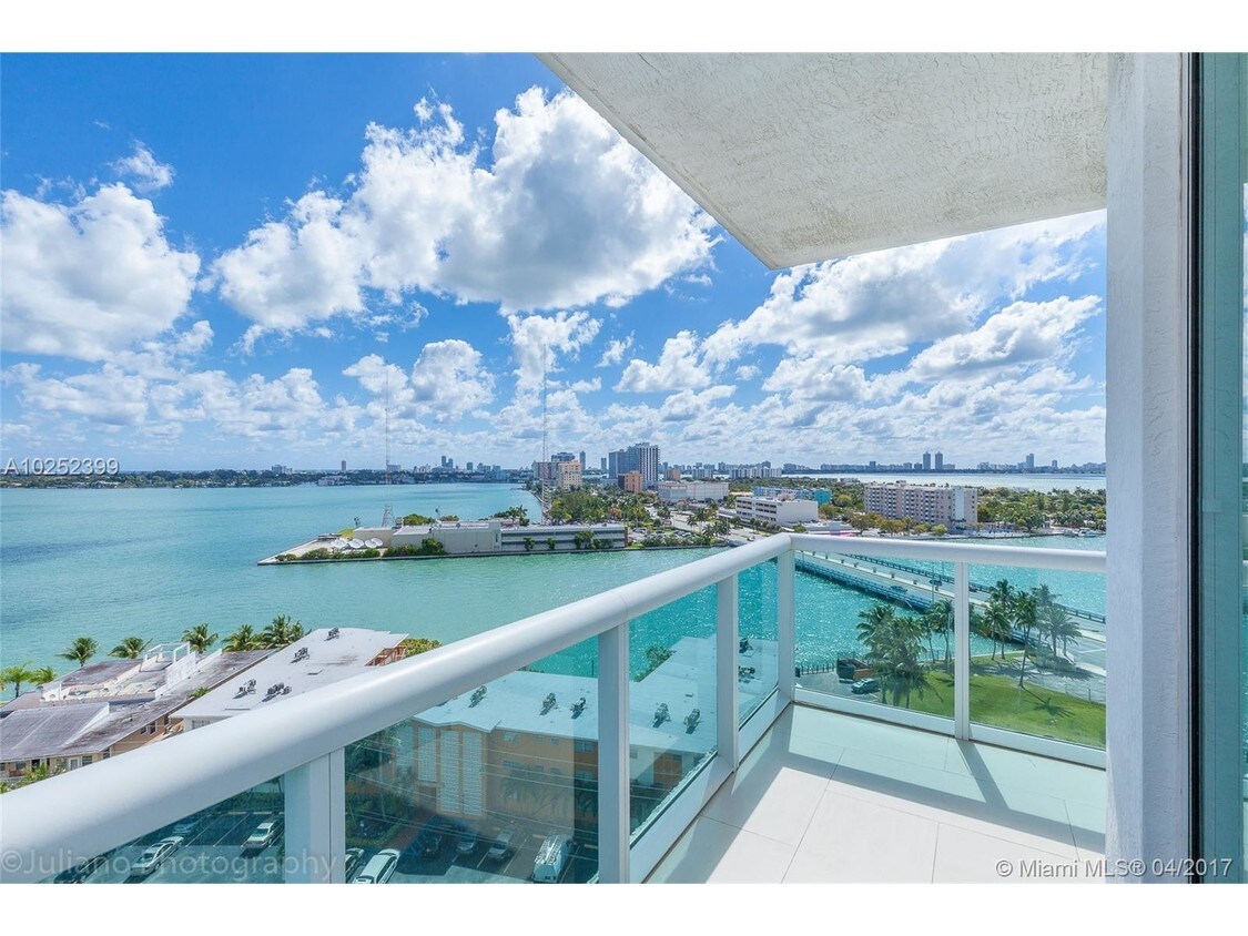 Primary Photo - 7900 Harbor Island Dr