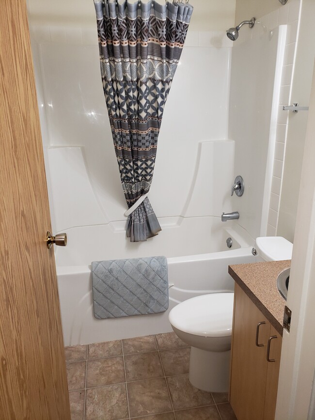 Building Photo - 10609 102 St