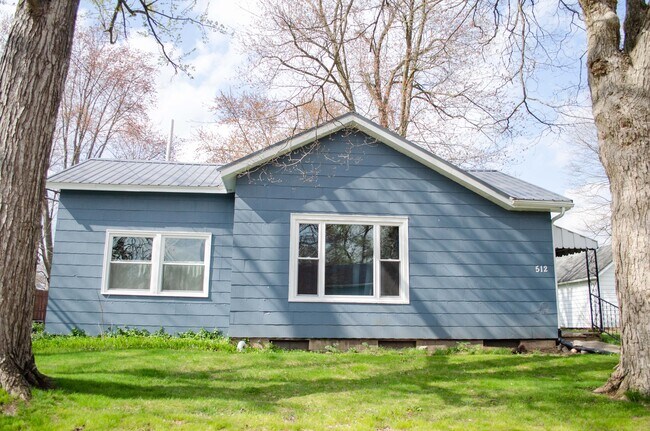 Front of House - 512 Perry St