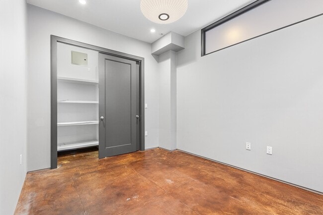 Building Photo - 36 A St