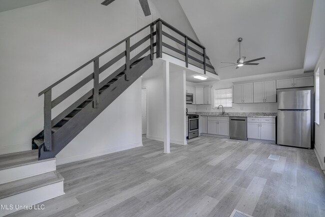 Building Photo - 1076 Lilinoe Way