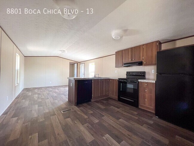 Foto del edificio - 8801 Boca Chica Blvd