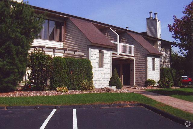 1 Baldwin Ct, Newington, CT 06111