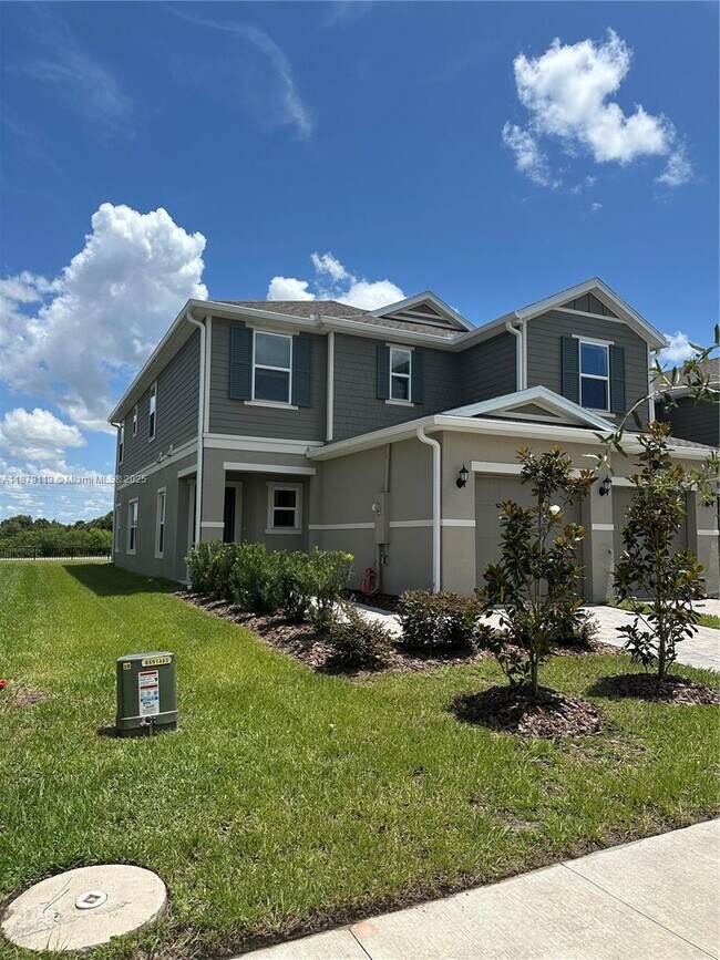 Building Photo - 410 Sequoia Dr