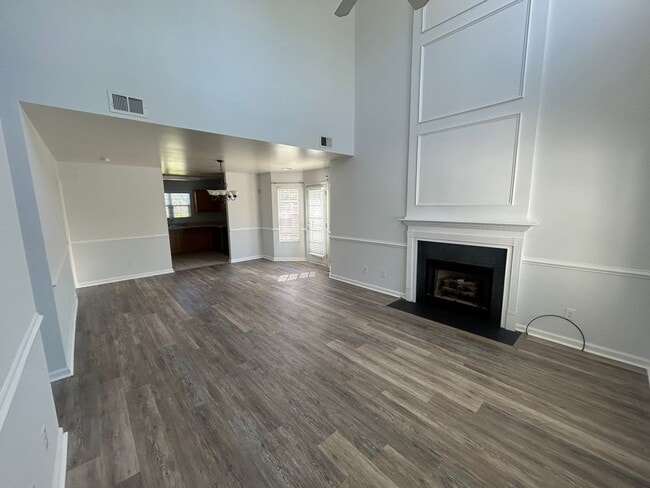 Building Photo - Great 4-Bedroom, 2.5-Bath