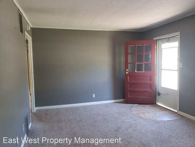 Building Photo - 3 br, 1 bath House - 920 W Arrowhead Rd