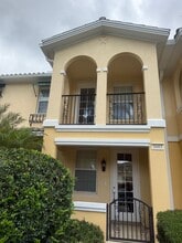 Building Photo - 1603 Napoli Dr W