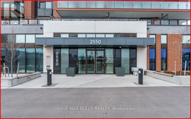 Photo du bâtiment - 2550-2550 Simcoe St N