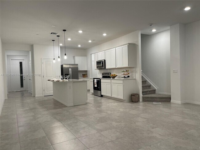 Foto del edificio - 8366 NW 7th Ct