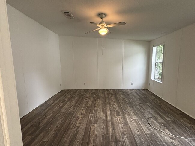 Foto del edificio - 20 Glen Cove Ct