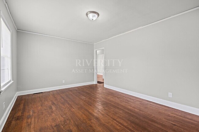 Building Photo - 1232 Vaughn Rd