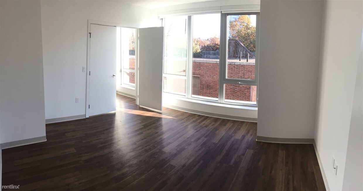 Building Photo - 49 Ellingwood St