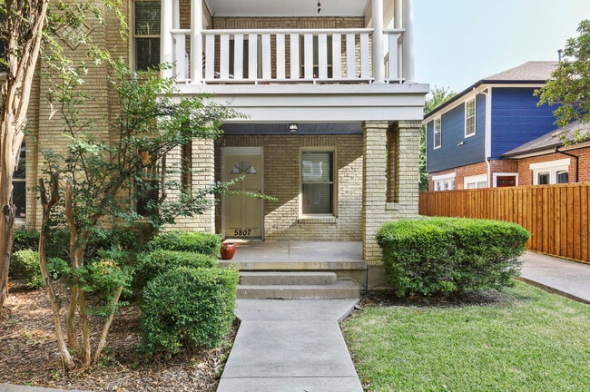 Foto del edificio - 5807 Vickery Blvd