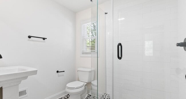 Building Photo - 6725 Castlegate Dr