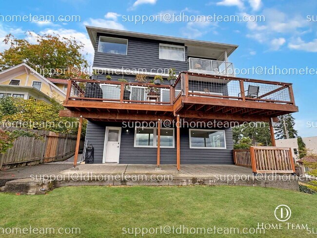 Foto del edificio - Bottom Unit Duplex with Private Patio and ...