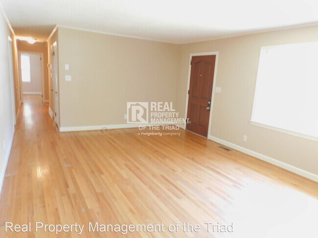 Building Photo - 3 br, 2 bath House - 808 Elizabethan Dr.