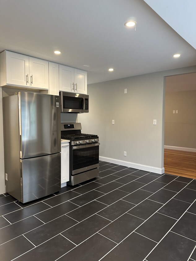 Primary Photo - 16 Morton St
