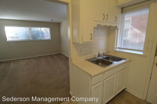 Building Photo - 2 br, 1 bath Apartment - 4450 FRANCIS